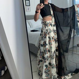 Indian Lehenga Choli in Small with Dupatta